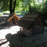 Kleine Häuschen neben dem Wasserbecken