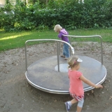 Spielplatz am Schmorellplatz_Karusell
