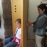 Klangheilzentrum_Sitzmonochord_Emily+Schia