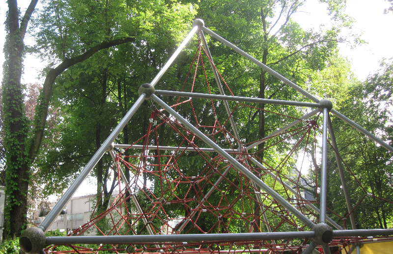 thomas_mann_allee_klettergeruest_04_06_13_ek