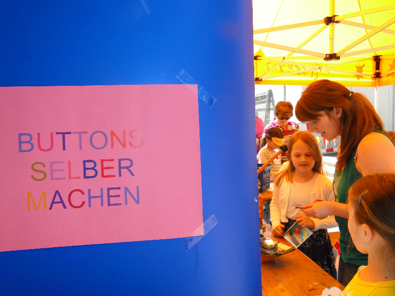 weltspieltag_2013_stadtbib_buttons_00