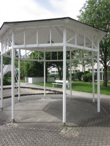 Der Pavillon ist super wenns regnet.