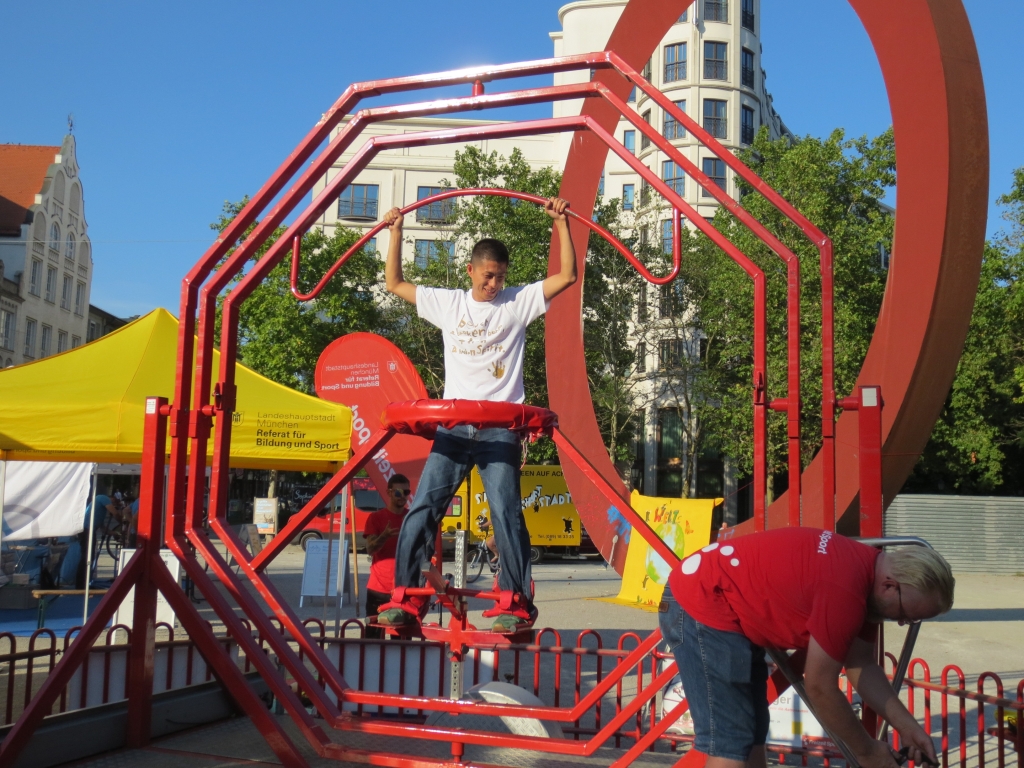 Weltkindertag_2018_FreizeitSport_3DFlieger