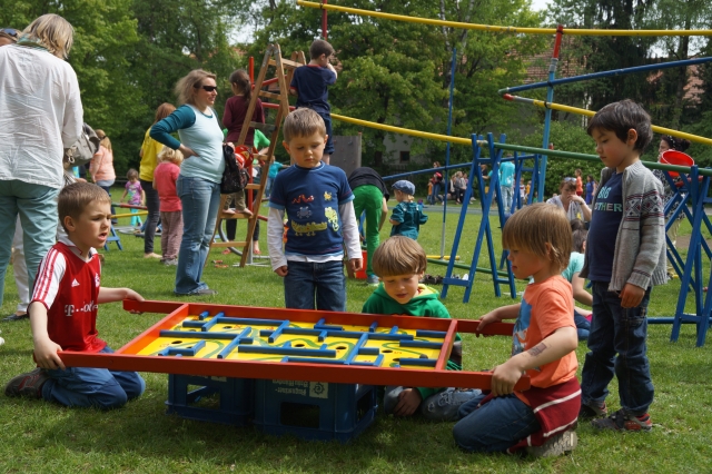 2014_schulhofpfanzelt_nachmittag_murmelbahn_03