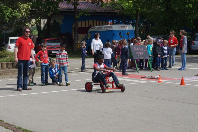 2014_schulhofpfanzelt_vormittag_fahrzeugstaffel_02