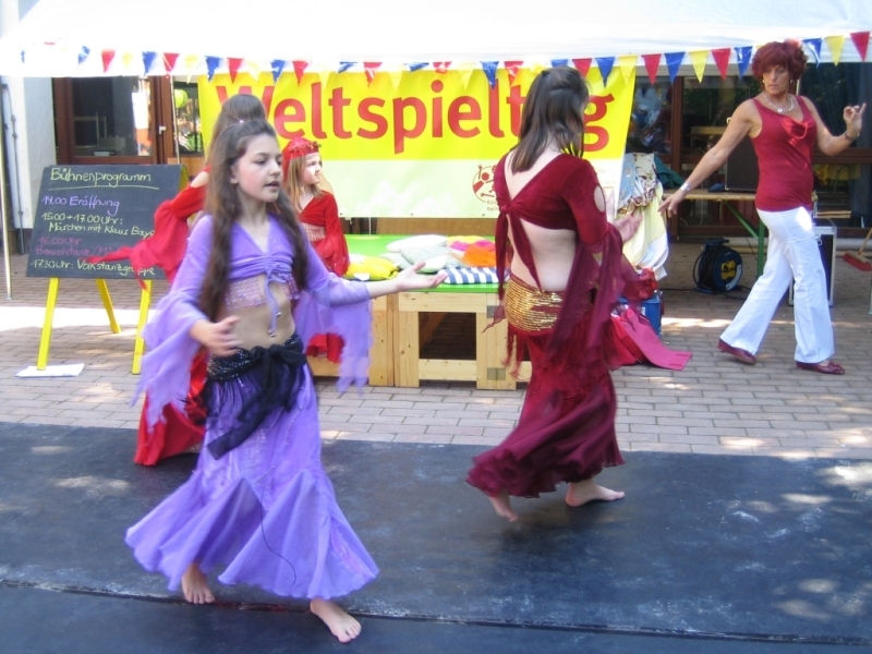 weltspieltag_2013_buehne_bauchtanztruppe_09