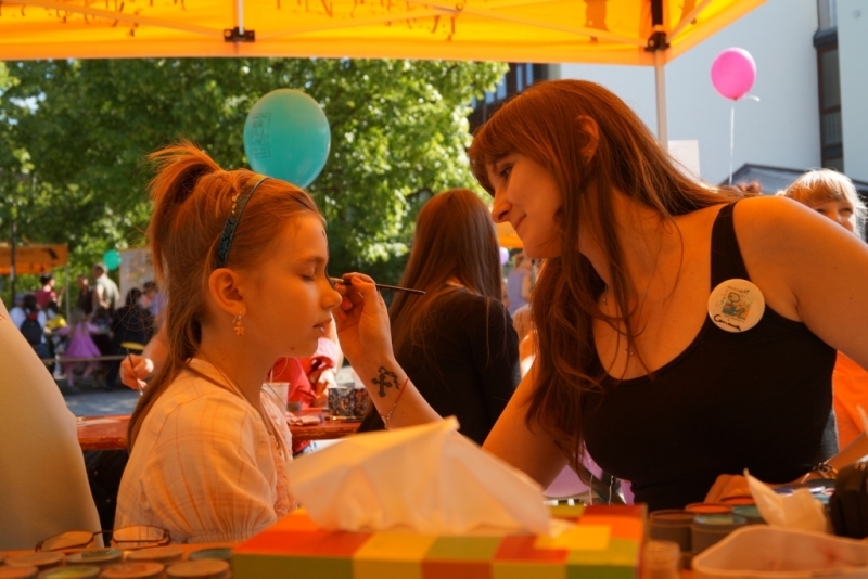 weltspieltag_2013_jugendclub_schminken_04