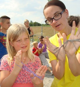 Gut hingeschaut: hier wird gerade das Apachentor gelernt.