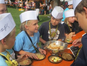 Festtag in der Kantine: Es gibt Pizza!