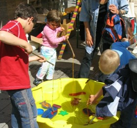 Wasserspiele: Fische angeln